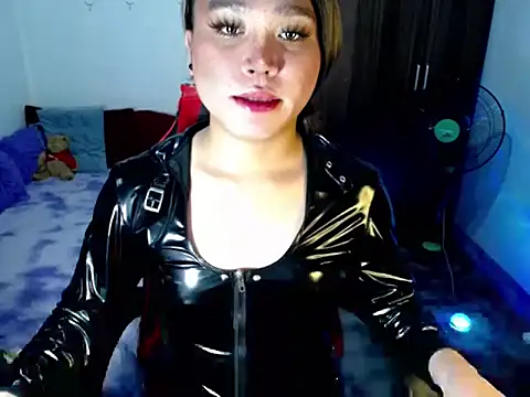 Urassiansweetcummer online show from April 2, 2026, 9:34 pm