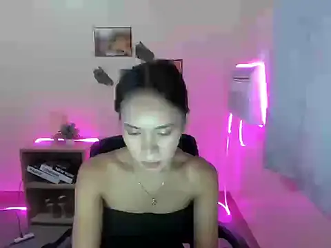 Snapshot of Shindoll chatting on November 5, 2025, 10:48 am Shindoll online show from November 5, 2025, 10:48 am