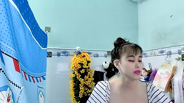 emgaixinhngoan online show from September 30, 2025, 3:39 pm