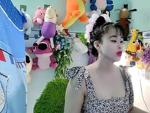 emgaixinhngoan online show from October 17, 2025, 4:26 am