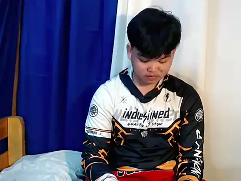 Reynelcock online show from November 2, 2025, 4:15 am