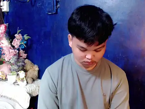 Reynelcock online show from April 18, 2026, 11:58 am