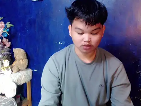 Reynelcock online show from April 19, 2026, 5:56 pm