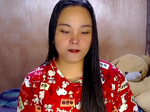  Lylia online show from March 25, 2026, 9:21 pm