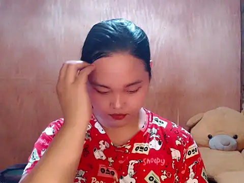  Lylia online show from April 19, 2026, 4:45 am