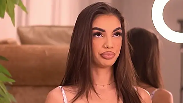 KendalJolly online show from October 18, 2025, 4:37 am