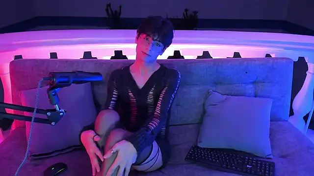 Snapshot of luixdust_ chatting on September 25, 2025, 5:44 am luixdust online show from September 25, 2025, 5:44 am