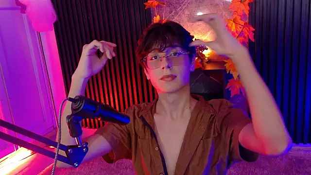 Snapshot of luixdust_ chatting on October 2, 2025, 4:30 am luixdust online show from October 2, 2025, 4:30 am