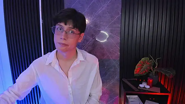 luixdust  online show from November 27, 2025, 5:20 am