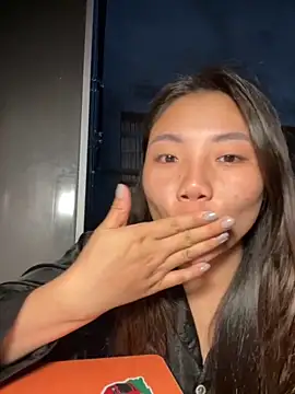 Snapshot of D2sweet chatting on October 31, 2025, 1:01 pm D2sweet online show from October 31, 2025, 1:01 pm