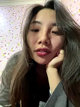 Snapshot of D2sweet chatting on December 17, 2025, 4:35 pm D2sweet online show from December 17, 2025, 4:35 pm