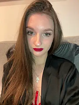 Snapshot of AdelinaEmber chatting on September 29, 2025, 7:13 am AdelinaEmber online show from September 29, 2025, 7:13 am