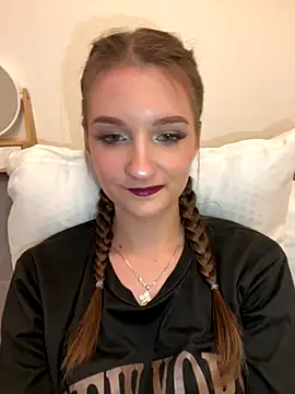 Snapshot of AdelinaEmber chatting on October 13, 2025, 11:21 am AdelinaEmber online show from October 13, 2025, 11:21 am