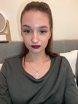 Snapshot of AdelinaEmber chatting on October 28, 2025, 9:57 am AdelinaEmber online show from October 28, 2025, 9:57 am