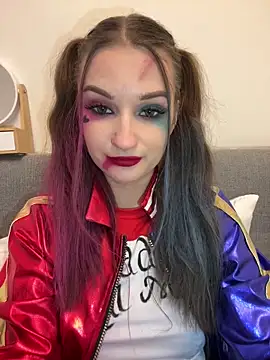 Snapshot of AdelinaEmber chatting on October 31, 2025, 11:55 am AdelinaEmber online show from October 31, 2025, 11:55 am