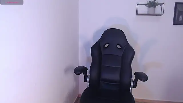 Snapshot of Cleogh_ chatting on February 10, 2026, 3:05 pm Cleogh online show from February 10, 2026, 3:05 pm