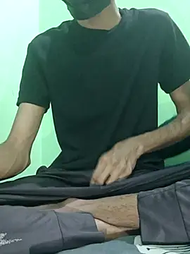 rockyy23boy online show from October 4, 2025, 8:23 am