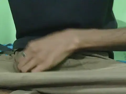 rockyy23boy online show from December 18, 2025, 11:27 am