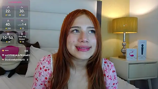 Snapshot of Solara- chatting on October 6, 2025, 12:19 am Solara- online show from October 6, 2025, 12:19 am