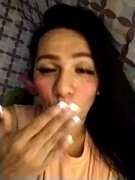 enoria1992 online show from April 5, 2026, 5:26 am