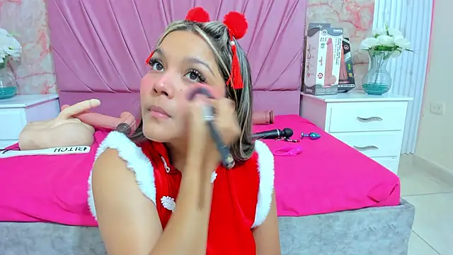 Snapshot of Wonderkloe_ chatting on December 22, 2025, 4:48 pm Wonderkloe online show from December 22, 2025, 4:48 pm