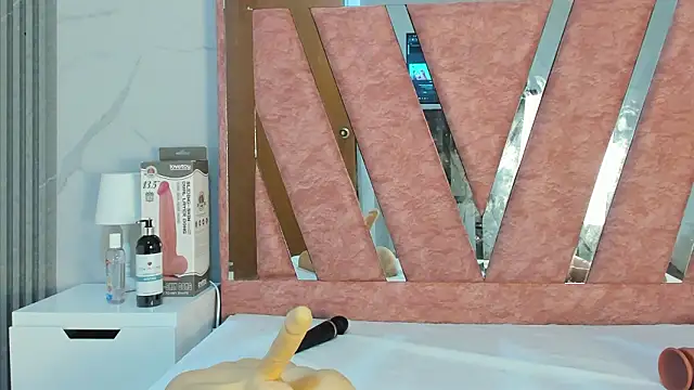 Snapshot of Wonderkloe_ chatting on February 27, 2026, 1:38 am Wonderkloe online show from February 27, 2026, 1:38 am