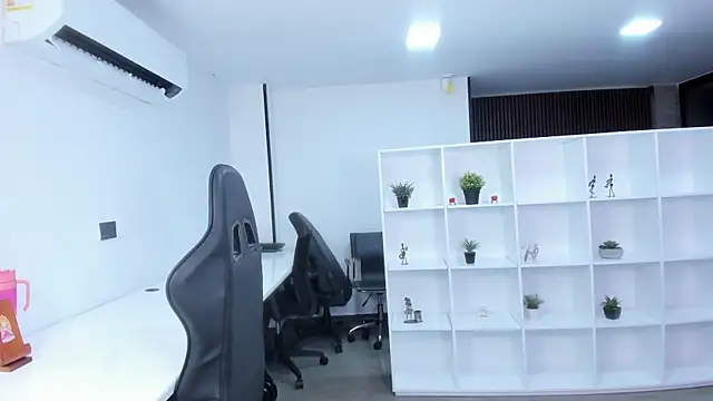 Snapshot of megan_bigboobs_ chatting on November 13, 2025, 10:58 am megan bigboobs online show from November 13, 2025, 10:58 am