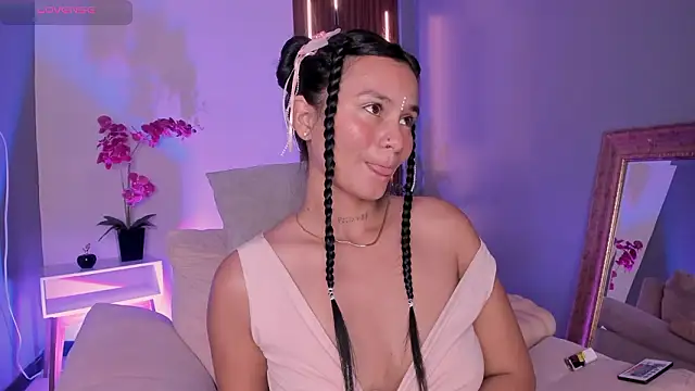 Miiaa jones online show from March 18, 2026, 5:05 pm