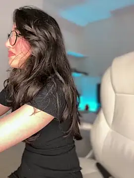 julieta jhonss online show from March 30, 2026, 3:40 am