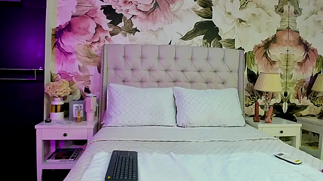 Snapshot of MaddyMay_ chatting on October 4, 2025, 8:51 pm MaddyMay online show from October 4, 2025, 8:51 pm