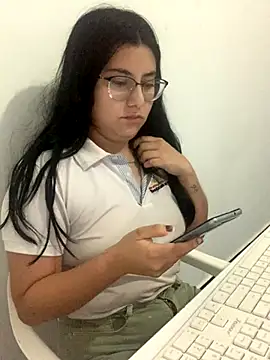 Snapshot of Velma_star chatting on October 6, 2025, 10:45 am Velma star online show from October 6, 2025, 10:45 am