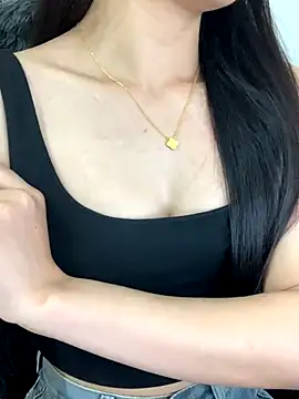 Snapshot of JennyQueen18 chatting on October 22, 2025, 4:24 am JennyQueen18 online show from October 22, 2025, 4:24 am