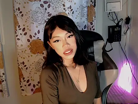 Snapshot of urcurlydiva chatting on April 10, 2026, 9:36 am urcurlydiva online show from April 10, 2026, 9:36 am