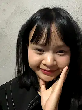 Daisy018 online show from October 6, 2025, 1:08 pm