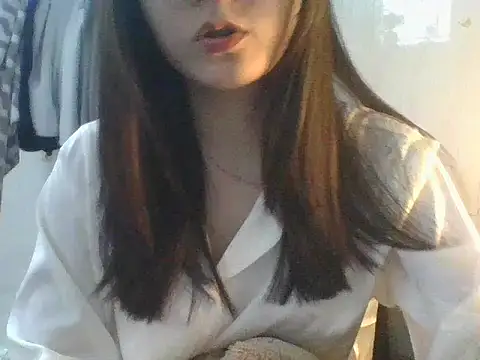 Linzly online show from December 14, 2025, 2:50 am