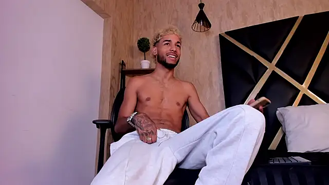 Thiagoferreti online show from September 24, 2025, 3:43 am