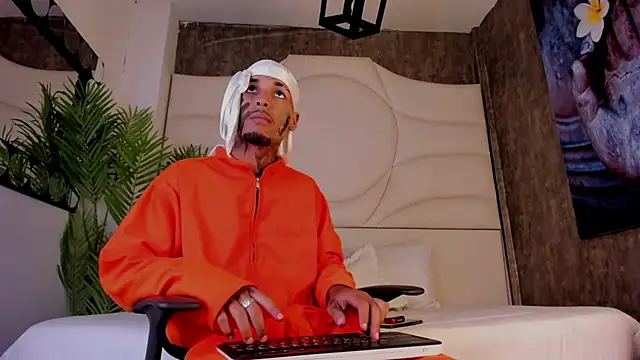 Thiagoferreti online show from October 31, 2025, 7:59 pm