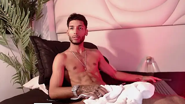 Thiagoferreti online show from April 10, 2026, 3:45 am