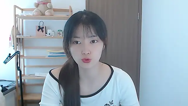 Mimi-cnbaby online show from April 12, 2026, 4:17 am