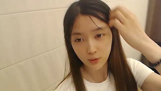Mimi-cnbaby online show from May 14, 2026, 1:40 pm