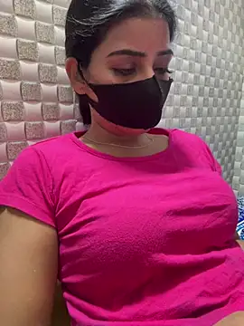 Hot Jaanvi  online show from May 7, 2026, 6:02 pm