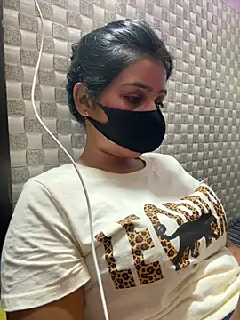 Hot Jaanvi  online show from May 30, 2026, 5:32 pm