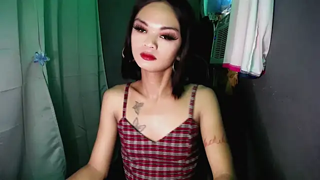 lexie malingera online show from September 14, 2025, 1:27 am