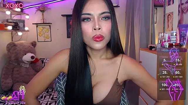izabella moore online show from May 18, 2026, 3:46 am