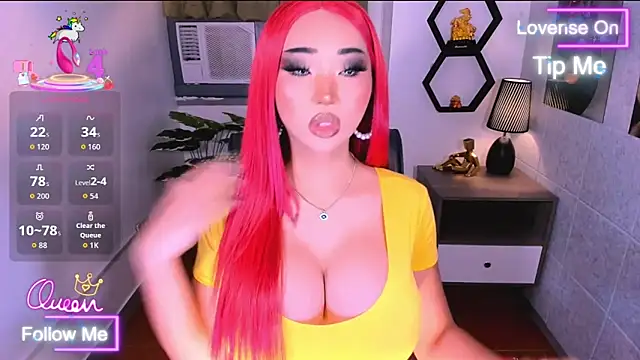 TriciaCumLoader online show from June 3, 2026, 10:51 am