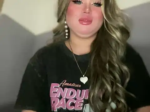 Snapshot of Naughtyrosecum chatting on October 7, 2025, 2:36 pm Naughtyrosecum online show from October 7, 2025, 2:36 pm