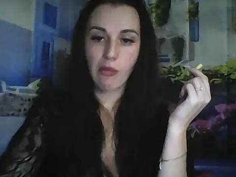 Qinini online show from November 24, 2025, 10:09 pm