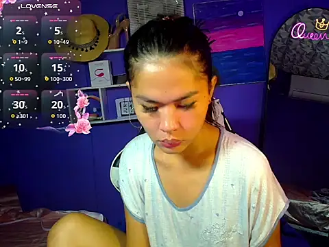 urgirljane online show from June 14, 2026, 10:34 pm