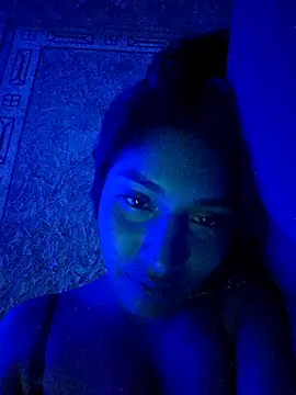Sharlotte Watts online show from September 13, 2025, 2:11 am