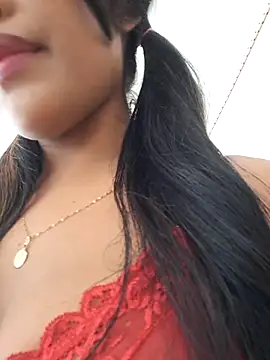 Snapshot of Michell_em chatting on February 11, 2026, 6:46 pm Michell em online show from February 11, 2026, 6:46 pm